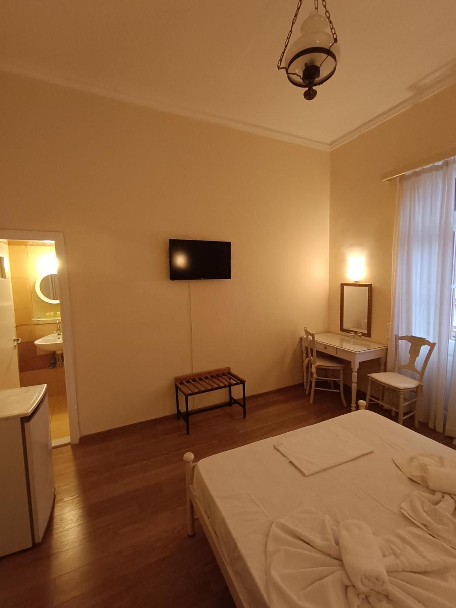 Anesis Hotel 卢特拉艾季普苏 外观 照片