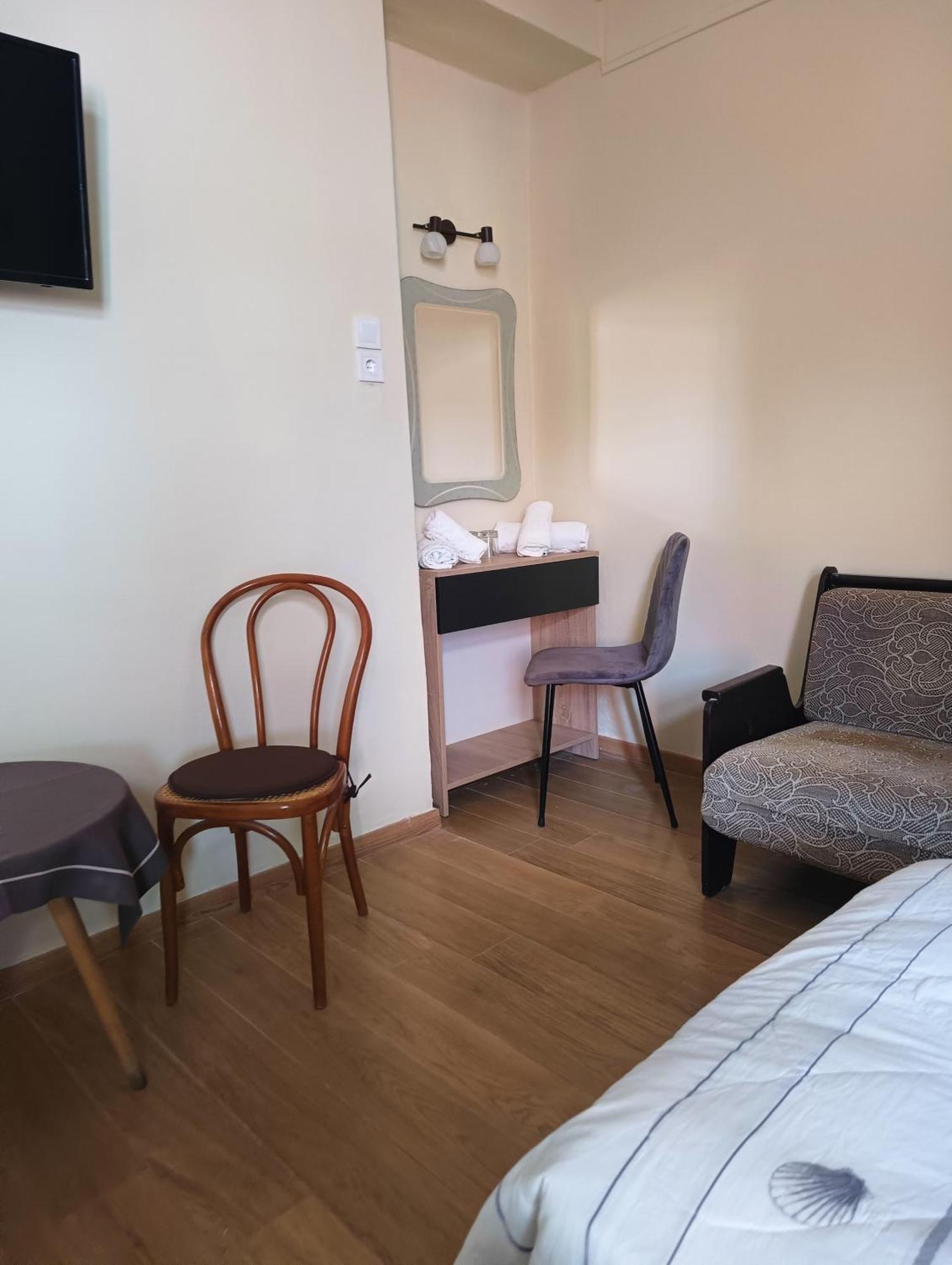 Anesis Hotel 卢特拉艾季普苏 外观 照片