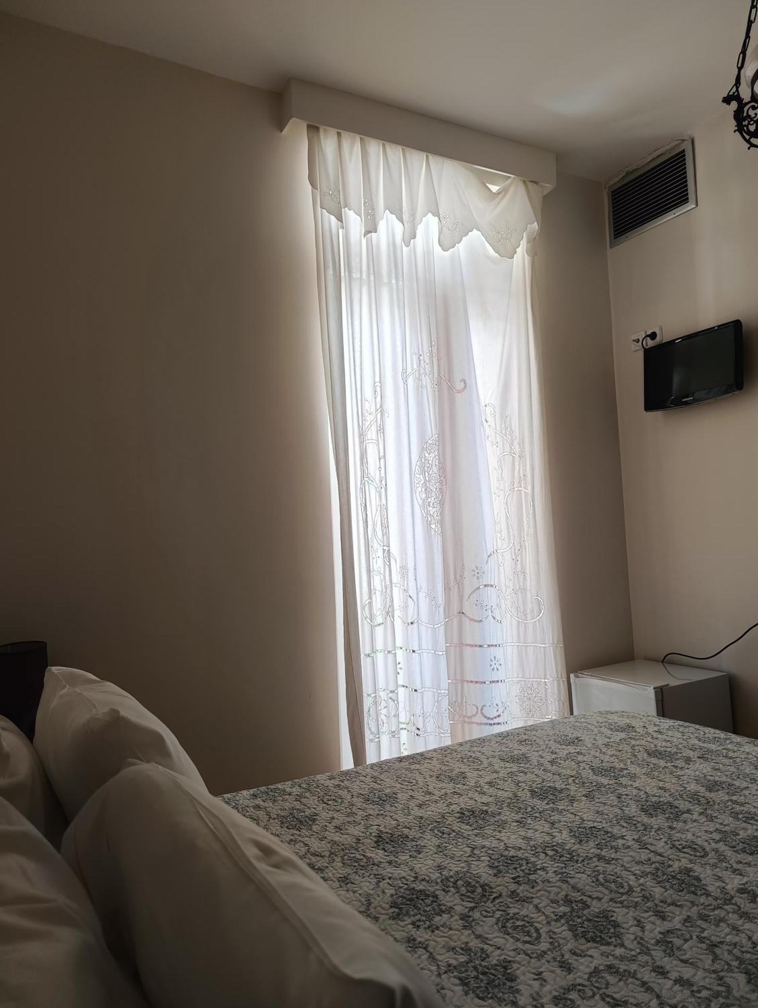 Anesis Hotel 卢特拉艾季普苏 外观 照片