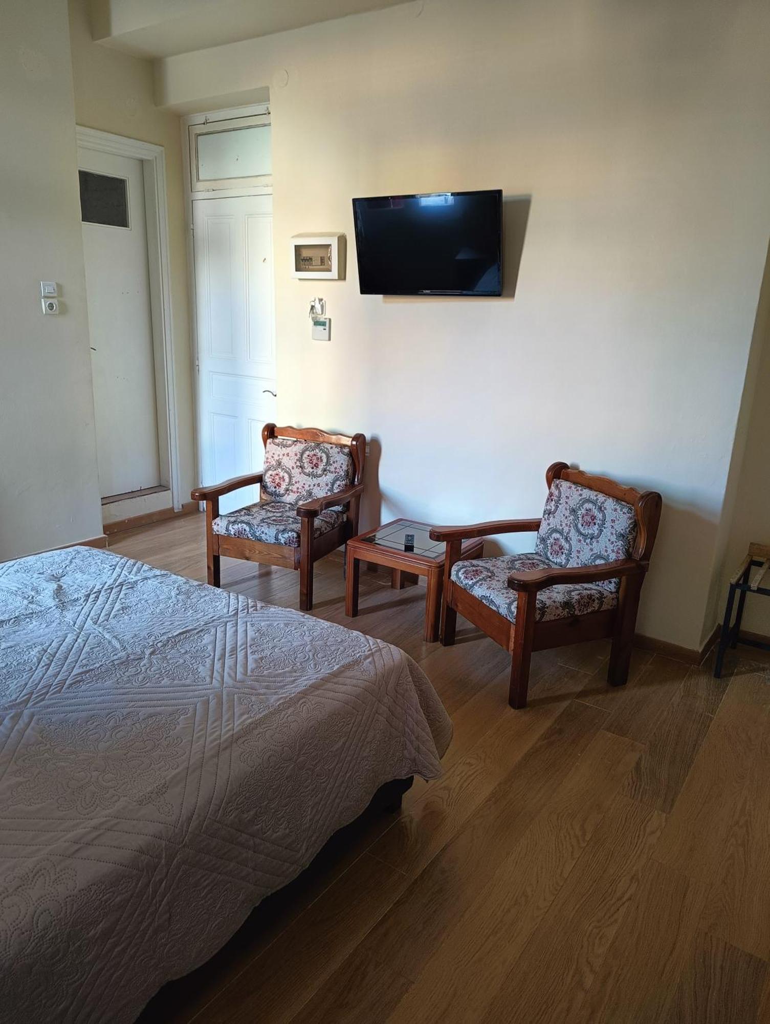 Anesis Hotel 卢特拉艾季普苏 外观 照片